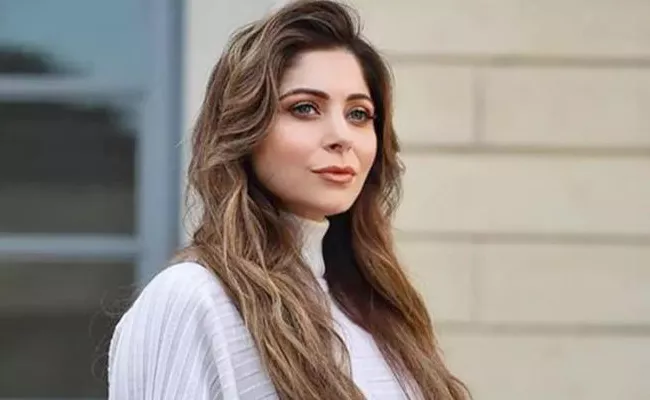 Kanika Kapoor Tests Positive For Coronavirus Fourth Time - Sakshi