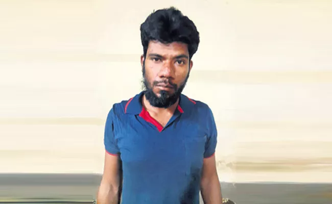 Solapur Man Kills Man For Escape Murder Case - Sakshi