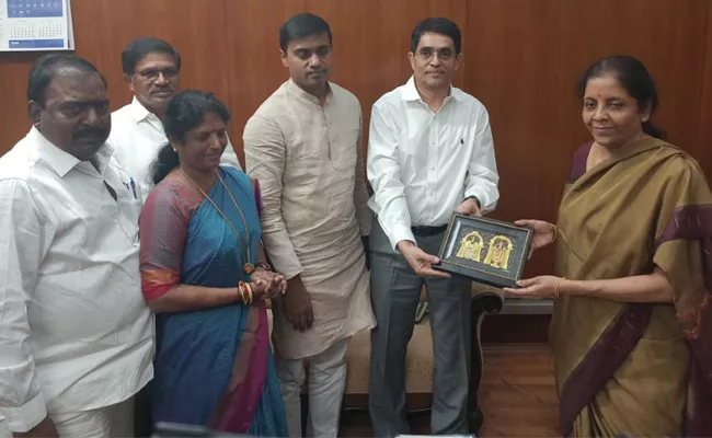 Buggana Rajendranath Reddy Meets Nirmala Sitharaman - Sakshi