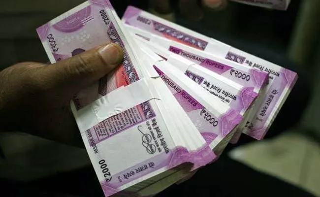 Rupee rises 33 paise to 72.43 against US dollar in early trade   - Sakshi