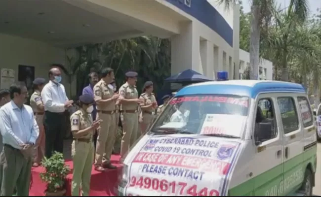 Cyberabad CP Sajjanar Inaugurates 13 New Ambulances - Sakshi