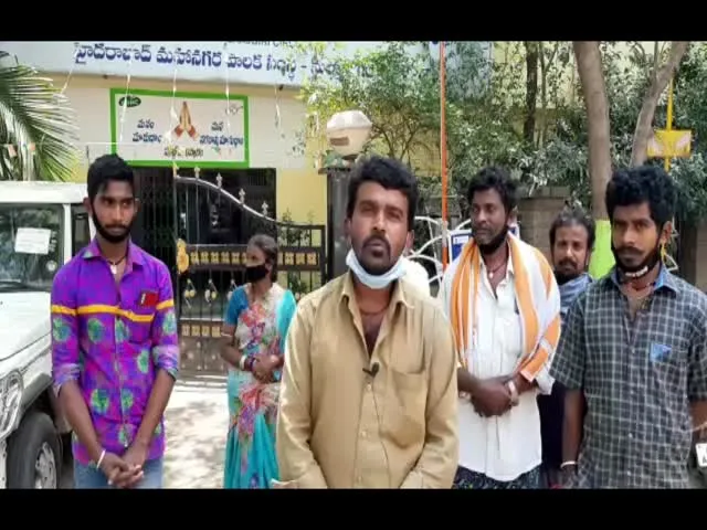 Coronavirus GHMC Sanitation Staff Face Problems Without ID Cards