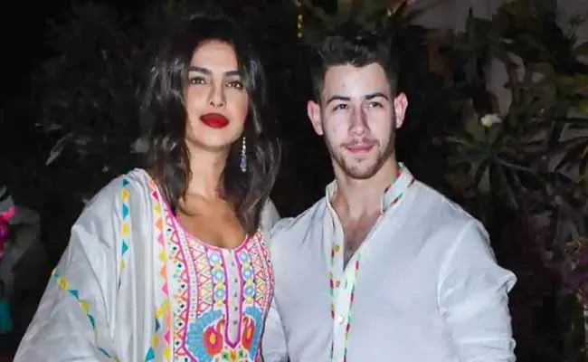 Priyanka Chopra And Nick Jonas Donates To UNICEF, PM Cares And Other Funds - Sakshi