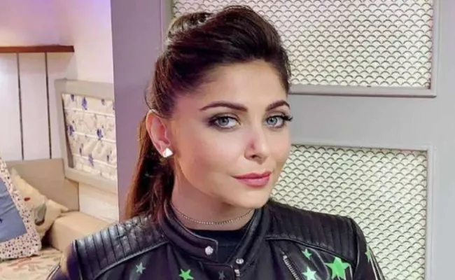 Singer Kanika Kapoor Test Positive Of Coronavirus For Fifth Time - Sakshi