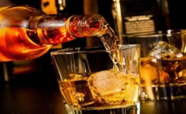 Liquor Black Market Increased In Lockdown Time At Nizamabad - Sakshi