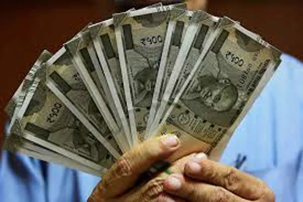 Companies Operating In India Are Likely To Give Lower Salary Increment - Sakshi