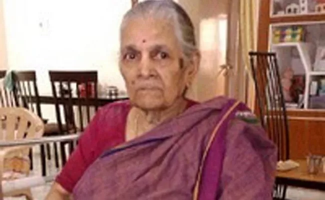 News Reader Madapati Satyavathi Passes Away - Sakshi