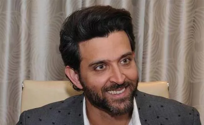 Hrithik Roshan Comments On Allu Arjun And VIjay Dance - Sakshi