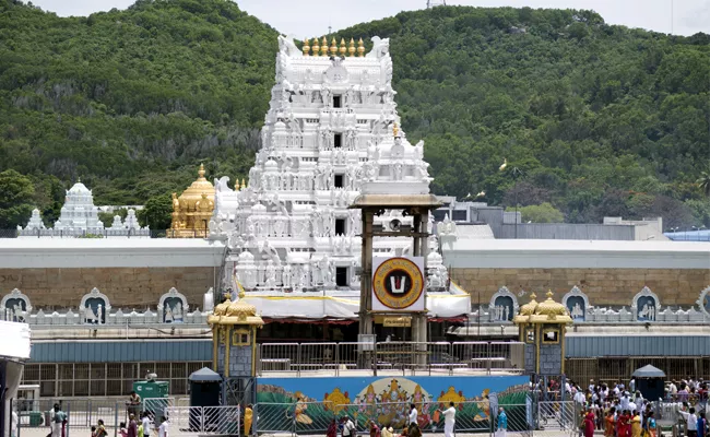 Tirumala Venkateswara Swamy Hundi Gains 89 Crores - Sakshi