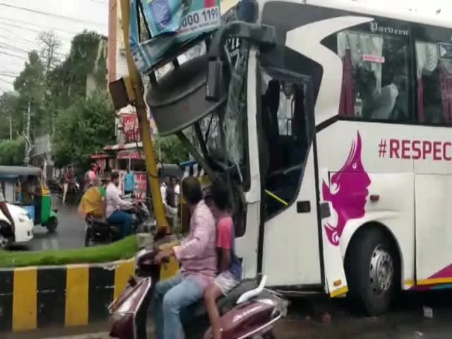 Private Travel Bus Accident In Vijayawada