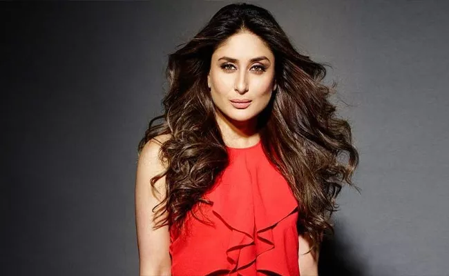 Kareena kapoor Shares First Pic With Son Taimur On Instagram - Sakshi