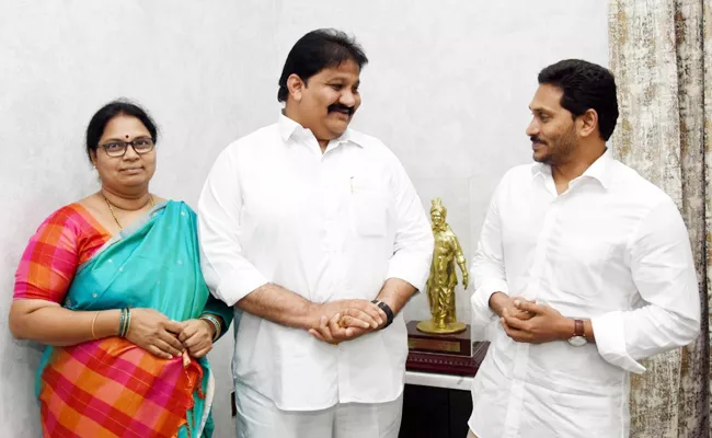 Rachamallu Siva prasad Reddy Couple Meet YS Jagan Mohan Reddy - Sakshi