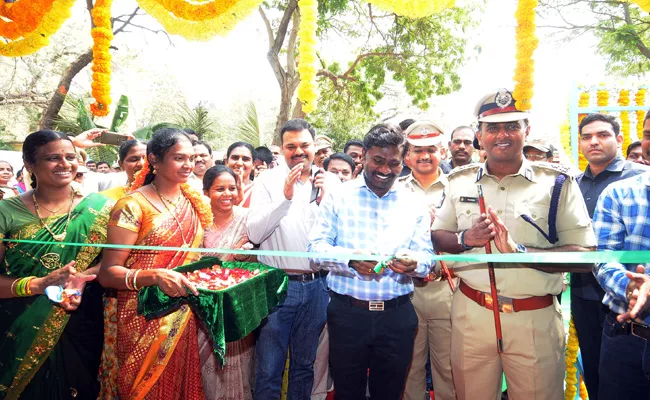 Gandham Chandrudu Open Disha Police Station in Anantapur - Sakshi