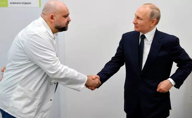 Doctor Who Met Putin Got Coronavirus Positive In Moscow - Sakshi