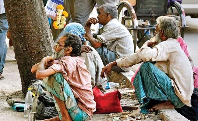 Vijayawada, VMC Officials Special Care About Beggars To Stop Coronavirus Spread - Sakshi