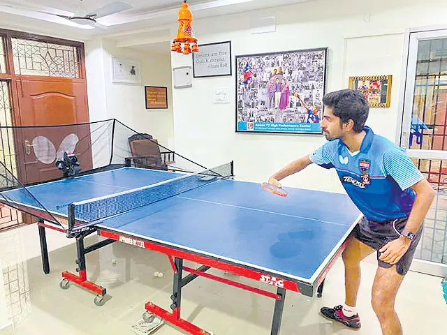 Sathiyan Gnanasekaran starts training with a robot - Sakshi