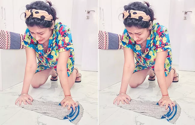 Actress Payal Rajput Mopping The Floor in Lockdown - Sakshi