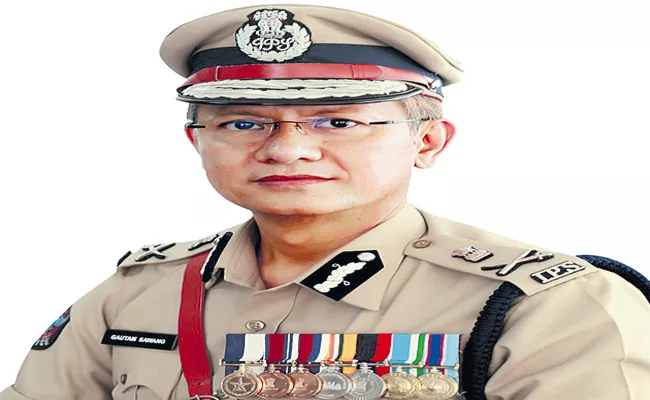 Coronavirus: DGP Gautam Sawang Comments On Currency Exchange - Sakshi