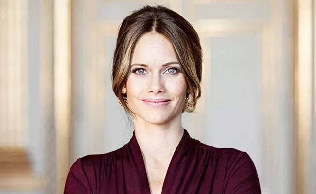 Princess Sofia Of Sweden Starts Work At Hospital Fight Against Covid 19 - Sakshi