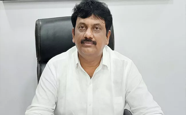 Uma Shankar Ganesh Fires On Ayyanna Patrudu In Visakhapatnam - Sakshi