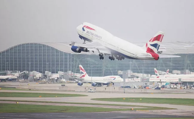 British Airways set to suspend 36,000 staff - Sakshi