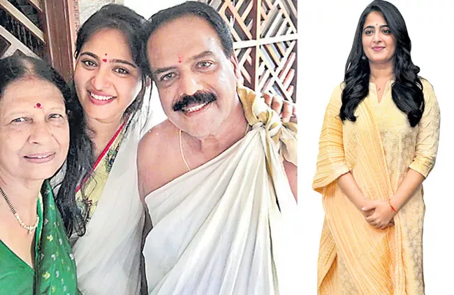 Anushka Shetty shares her family picture - Sakshi