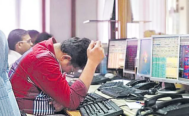 Stock Market Closes At Loss Due To Crude Rates Down - Sakshi