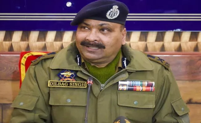 DGP Dilbag Singh Says Pakistan Pushing Coronavirus Patients into Kashmir - Sakshi