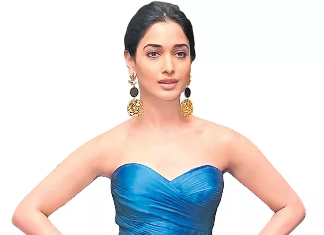 Tamannaah And Letsallhelp.Org Extends Support To Migrant Workers in Mumbai - Sakshi