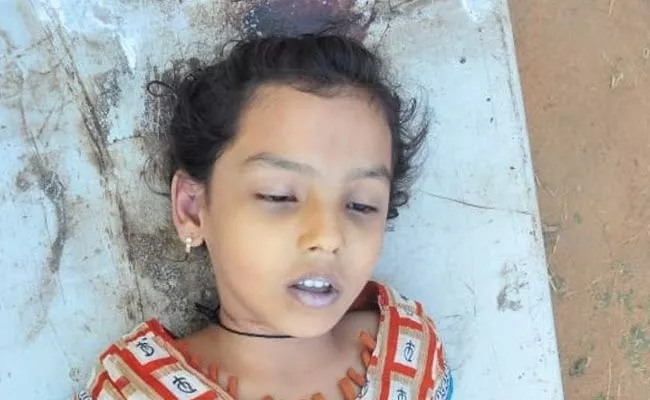 7 Years Old Girl Unexpectedly Hanged Out In Khammam - Sakshi