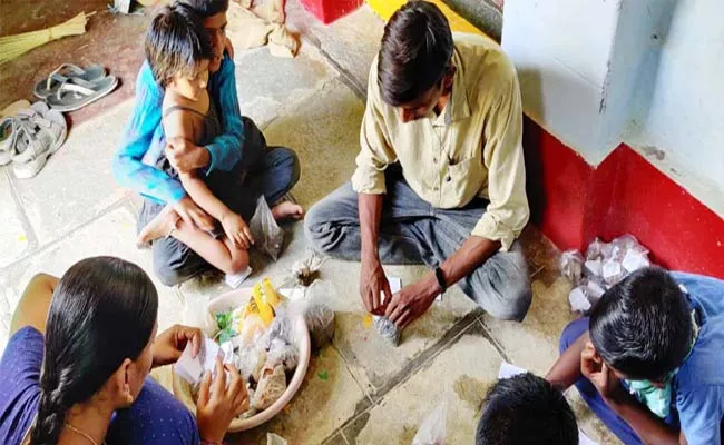 AEO Rajasekhar Goud Created Clay Models During Lockdown - Sakshi