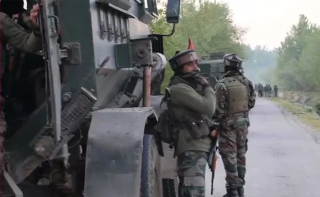 Security forces gun down terrorists in Awantipora - Sakshi