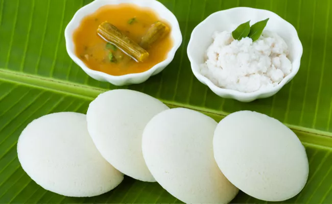 Coimbatore Beloved Paatima Refuses To Raise Prices Of Her RS 1 Idli Despite Hardship - Sakshi