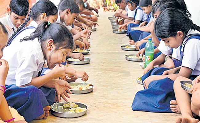 Central Government Decided To Continue Midday Meal Scheme In Summer - Sakshi