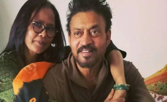 Irrfan Khan Wife Sutapa Sikdar Shares With His Photo - Sakshi