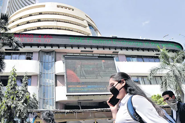 Sensex ended at 27591 on down 674 points - Sakshi