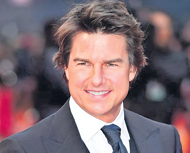 Tom Cruise is Top Gun Maverick release date postponed - Sakshi