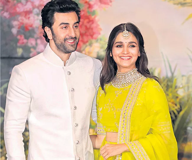 Alia Bhatt and Ranbir Kapoor are all set for their December wedding - Sakshi