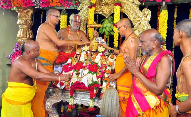 Sri Rama Pattabhishekam in Bhadrachalam Temple - Sakshi