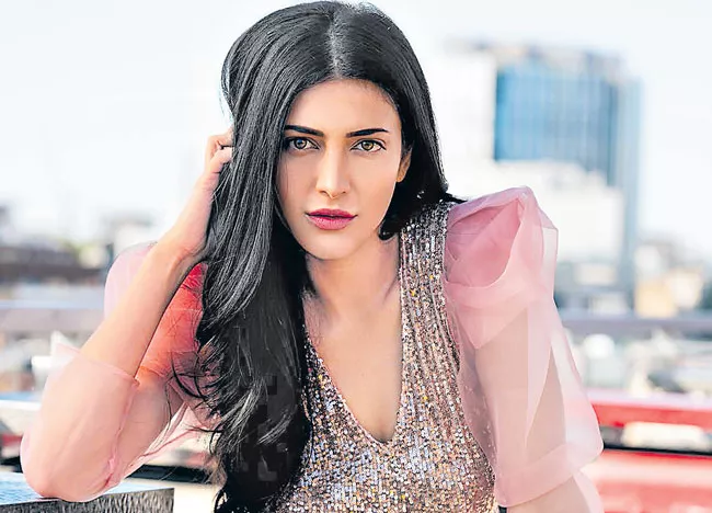 Shruti Hassan releases make up tutorial video on her social media page - Sakshi