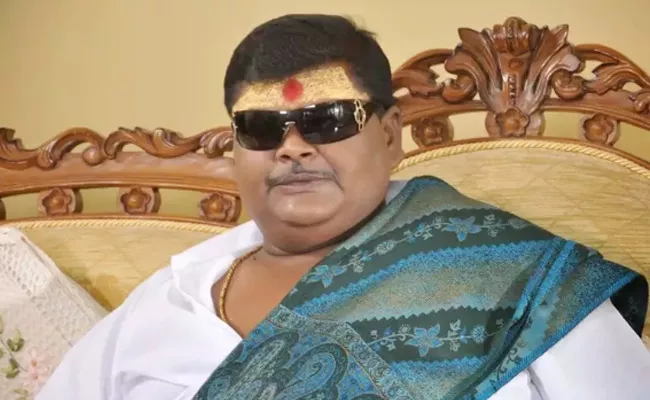 Kannada Star Comedian Bullet Prakash Passed Away At Bengaluru Hospital - Sakshi