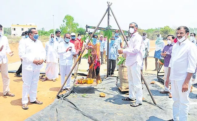 Harish Rao Assures Migrant Workers At Siddipet District - Sakshi