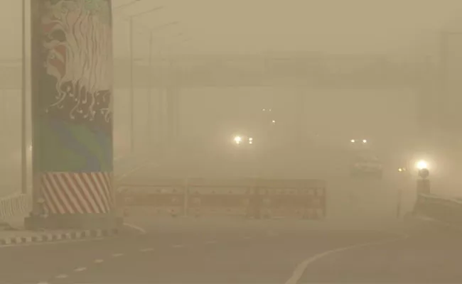 Massive Dust Storm Hits Delhi - Sakshi