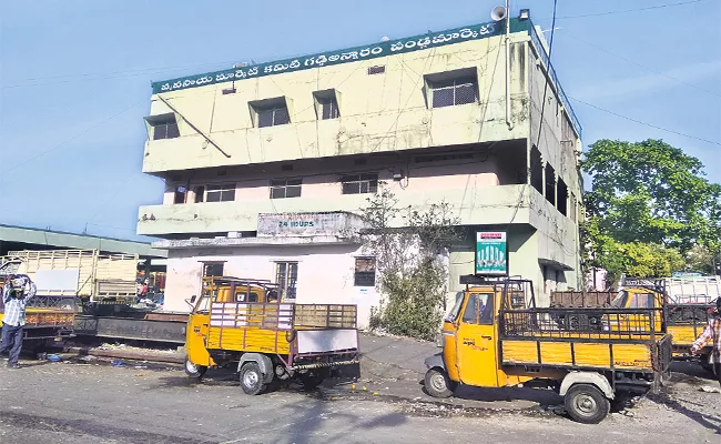 Kothapet Fruit Market Divided Three Places in Hyderabad - Sakshi