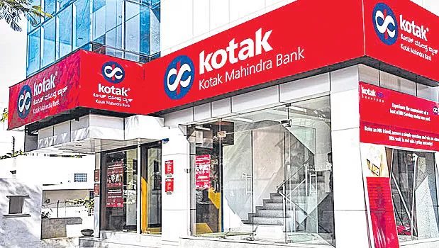 Kotak Mahindra Bank Q4 profit falls 7 pc to Rs 1905 cr - Sakshi