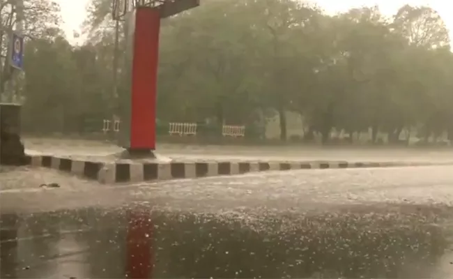 Heavy Rain In Delhi - Sakshi