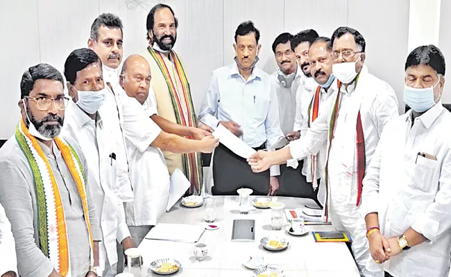 Telangana Congress Party Leaders Complaints To Krishna Board Chairman - Sakshi