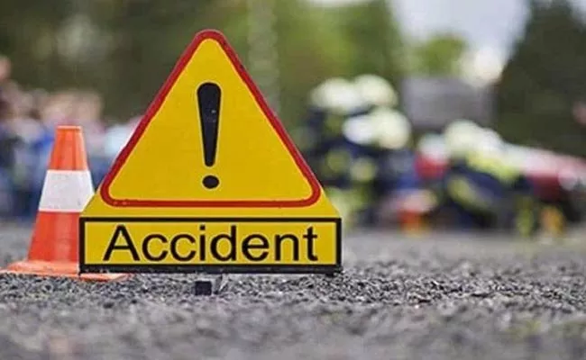 Two Deceased In Bike Collision At Komuravelli In Siddipet District - Sakshi