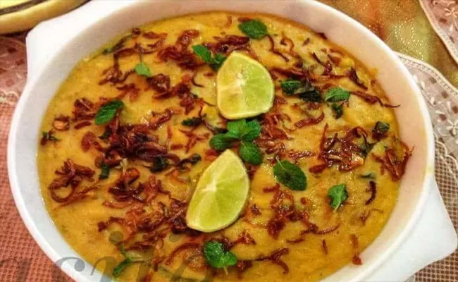 Ramadan: People Preparing Home Made Haleem Due To Lockdown - Sakshi