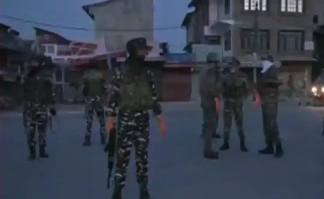 Hizbul Terrorist Killed In Encounter With Security Forces In Srinagar - Sakshi